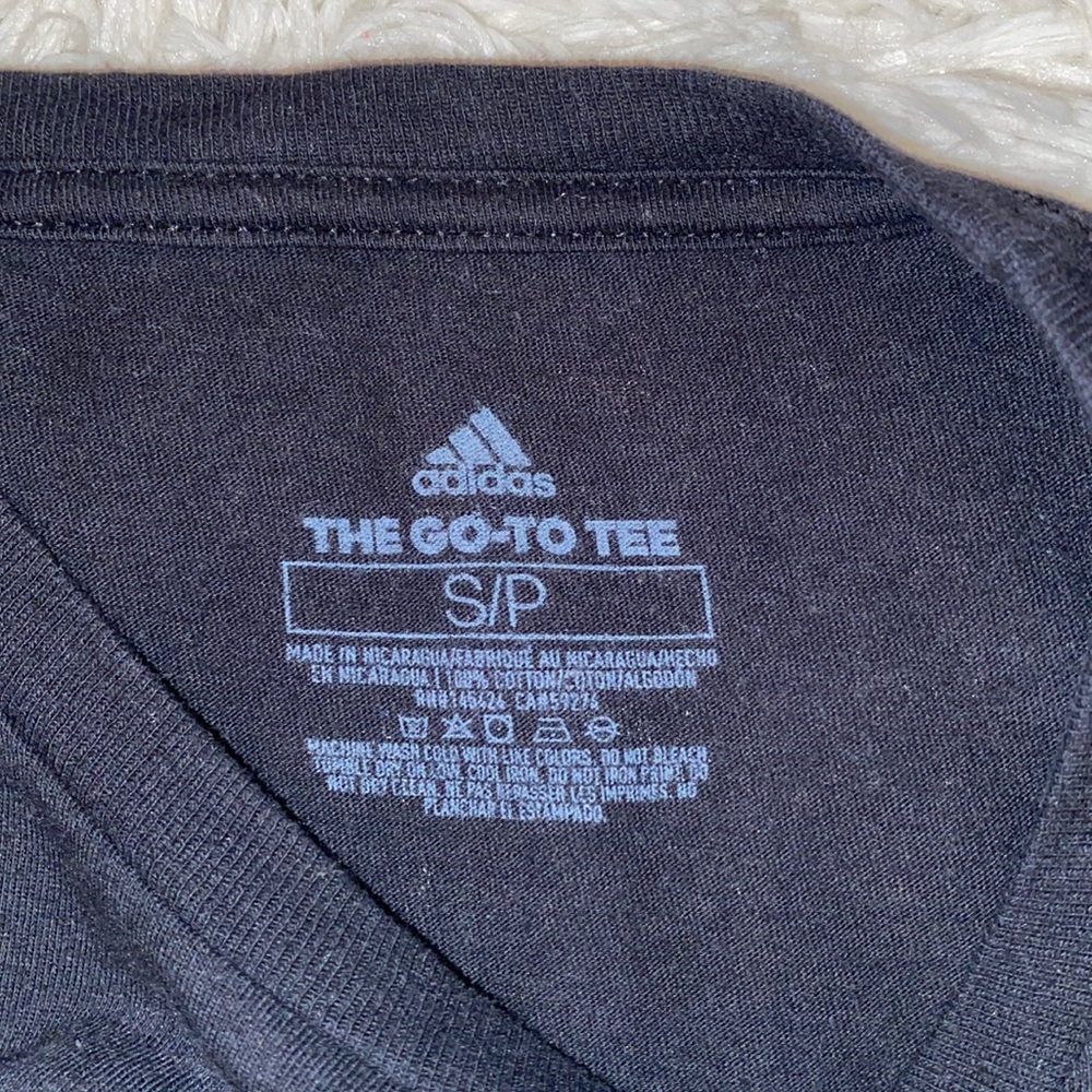 Adidas The Go To Logo Shirt - Picture 3 of 3